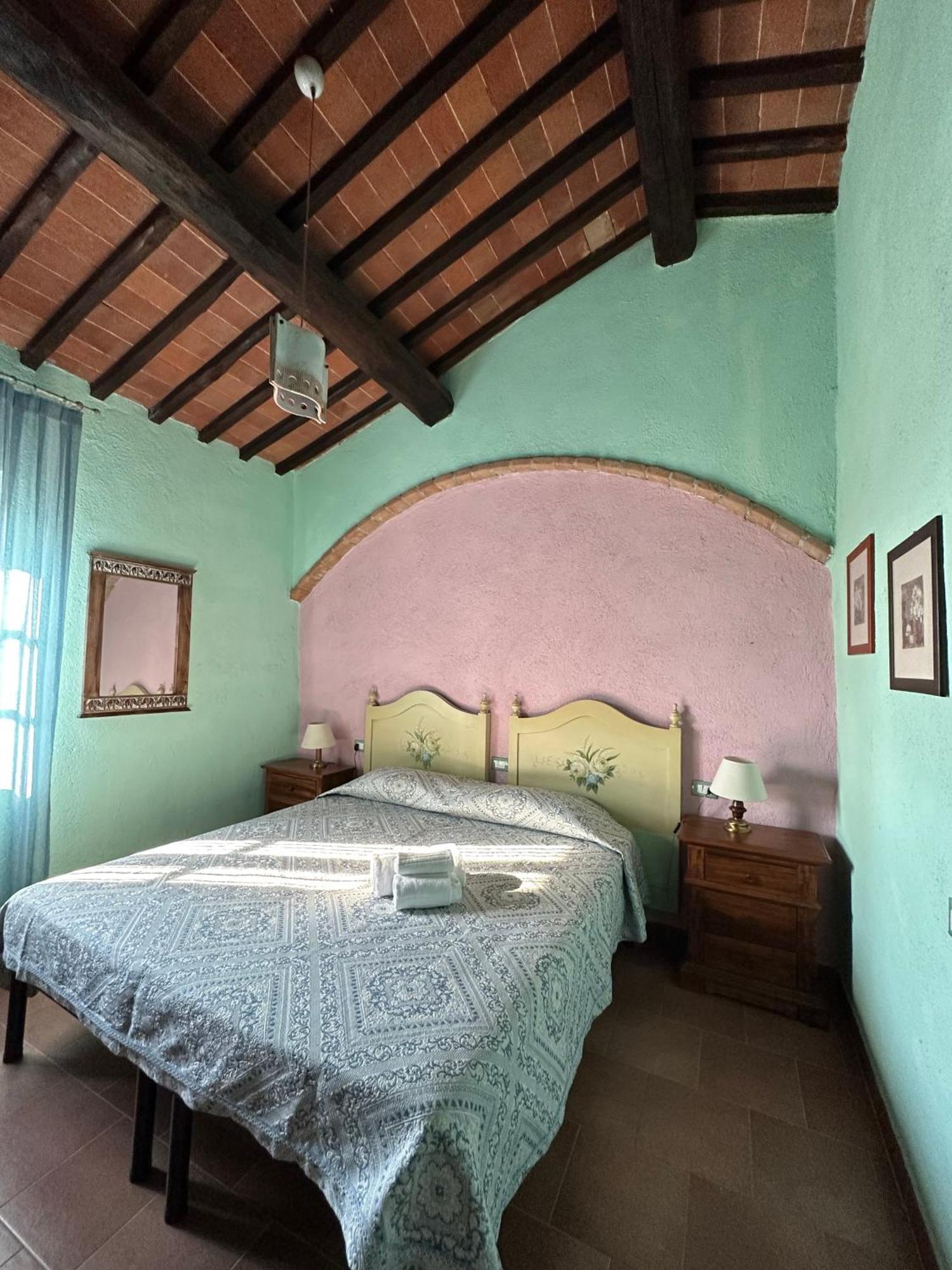 Borgo Tignano Apartment Casole d'Elsa Bagian luar foto